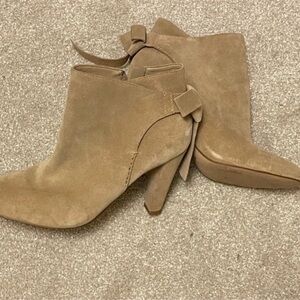 Chic Tan Suede Ankle Booties with Bow Detail